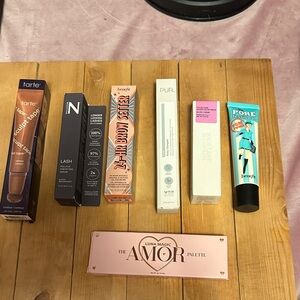 Makeup lot of tarte,benefit,haus labs,Luna magic and nulastin